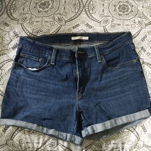 2 pairs of Levi's mid length shorts size 32